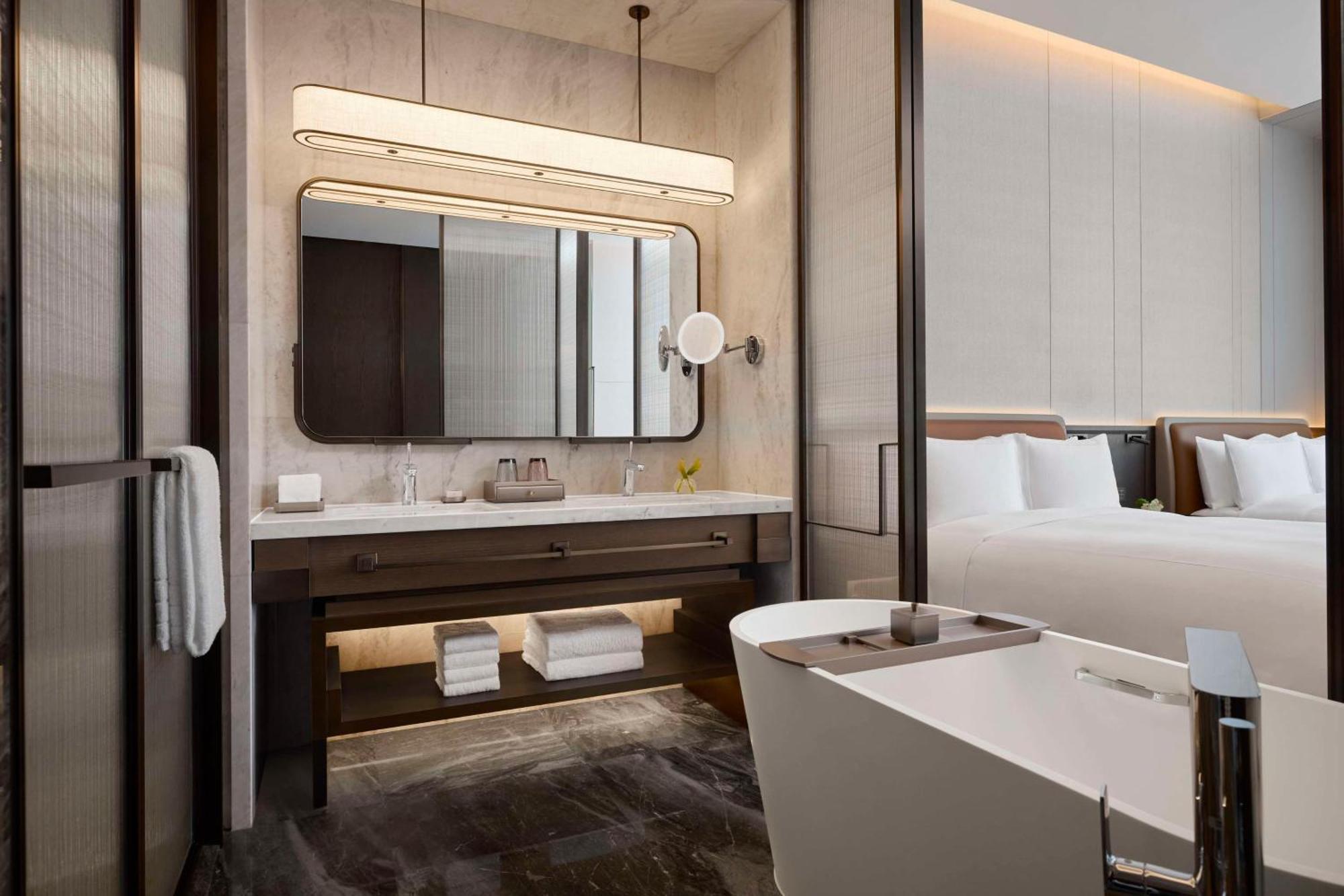 Conrad Chongqing - Indulge In The Magical 8D City Landscape Exterior photo